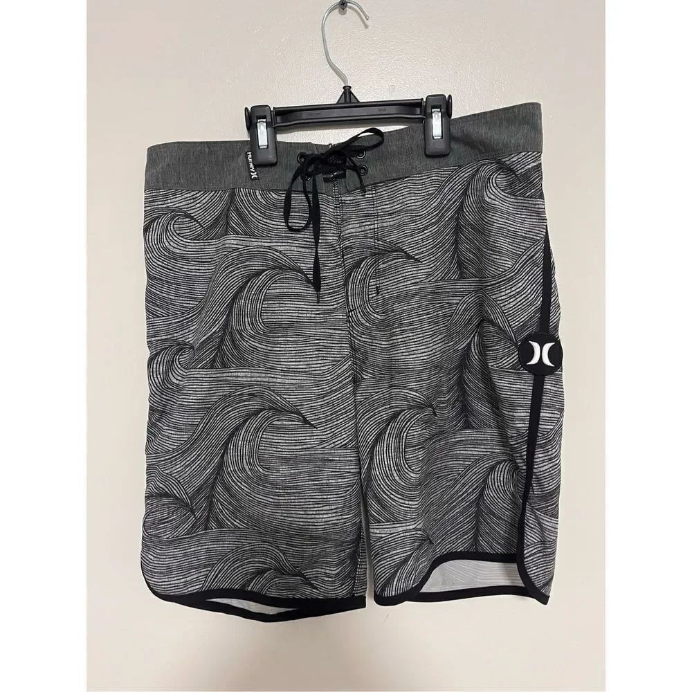 Hurley Phantom Black & Gray Swirl Board Shorts sz 28 EUC